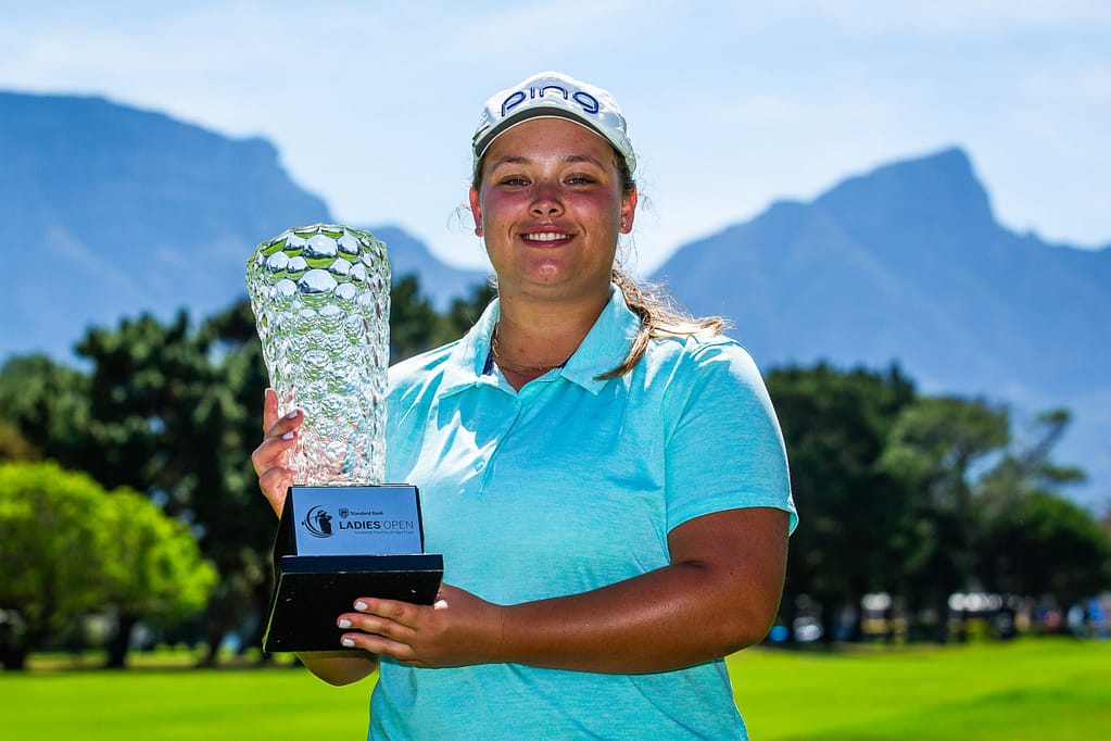 Gabrielle Venter with her Standard Bank Ladies Open trophy
