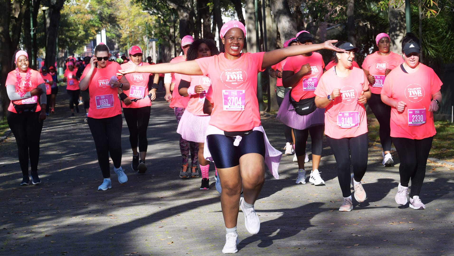 Totalsports Women's Race ladies vibing on route